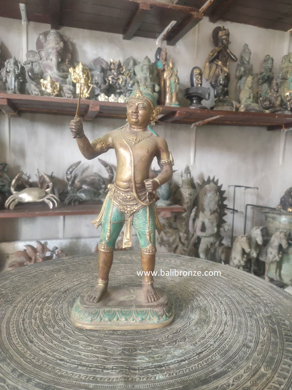 1079 Gajah Mada 33 cm KDH